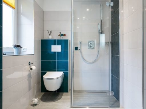 Jak wybrać prysznic do małej łazienki?